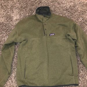 Men’s 1/4 button Patagonia sweatshirt